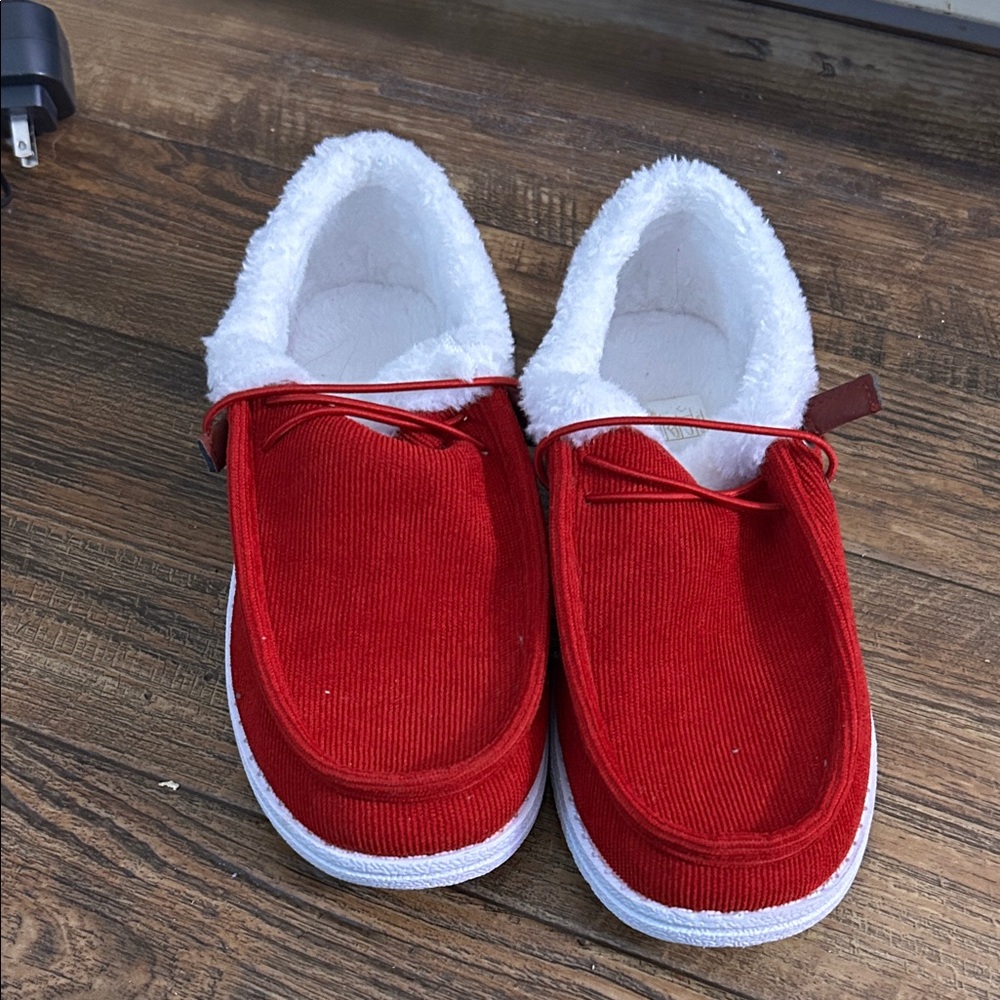 SHEIN Red and White Women's Slippers